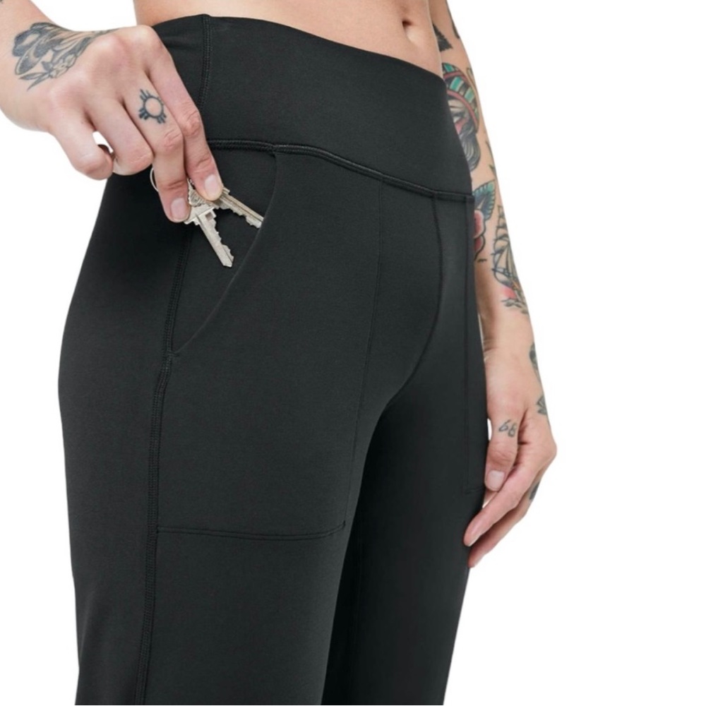 lululemon Align™ High-Rise Jogger
Full Length in Black, size 8. Worn once